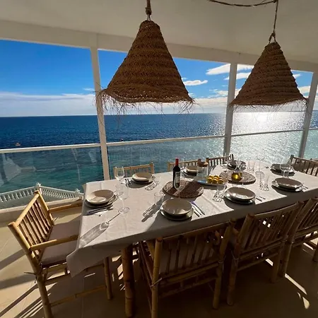 Villa Celia En Primera Linea Del Mar!
