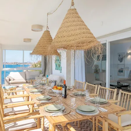 Villa Celia En Primera Linea Del Mar! *